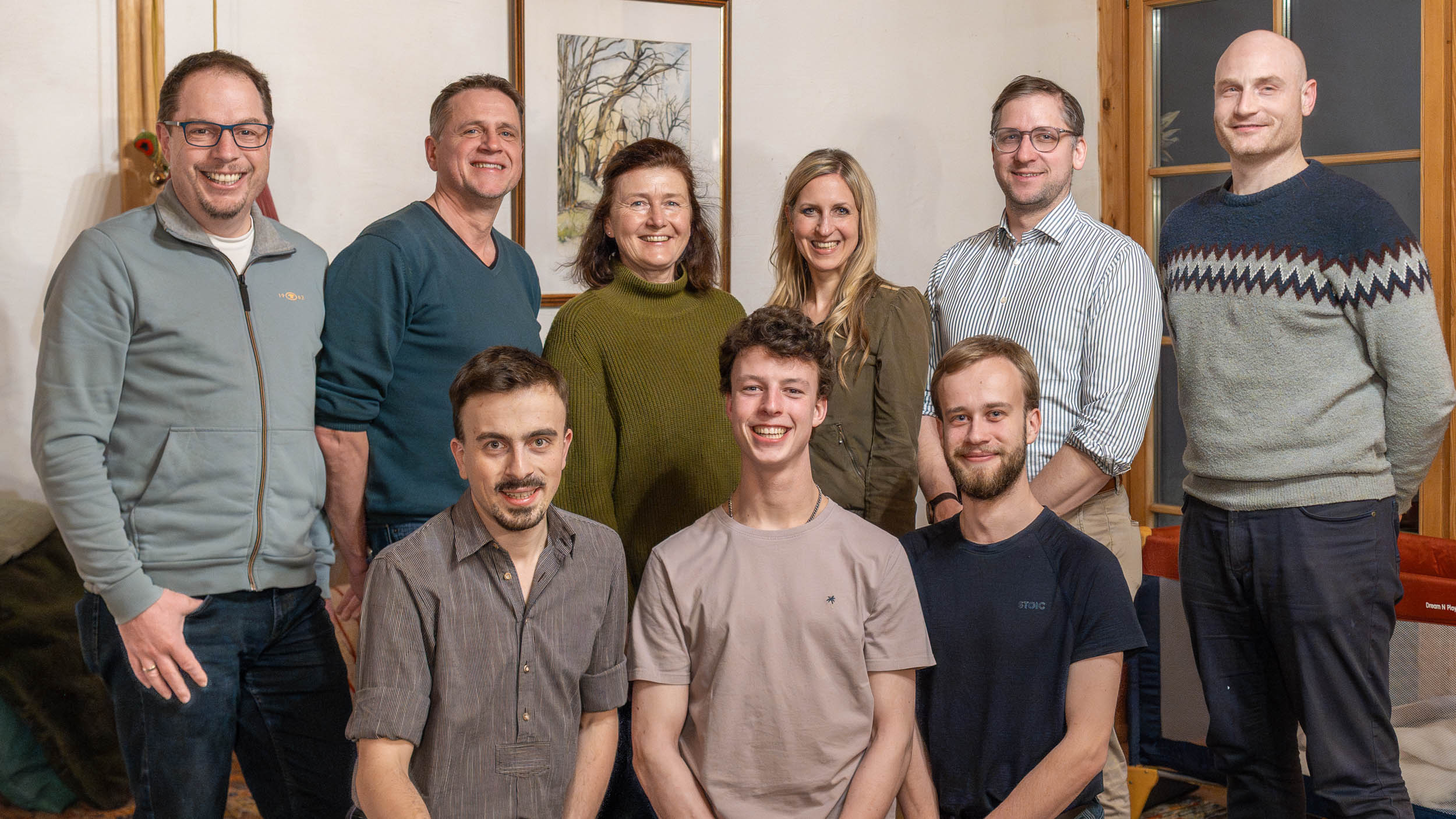 Vorne v.l.n.r.: Ludwig Feichtner, Philipp Gaar, Valentin Brinkmann; hinten v.l.n.r.: Stefan Gaar, Gregor Patschky (Kassier), Anneliese Kappelsberger, Sabine Schlay (Schriftf&uuml;hrerin), Benedikt Schlay und Johannes H&auml;usgen. Foto: Stefan Gaar